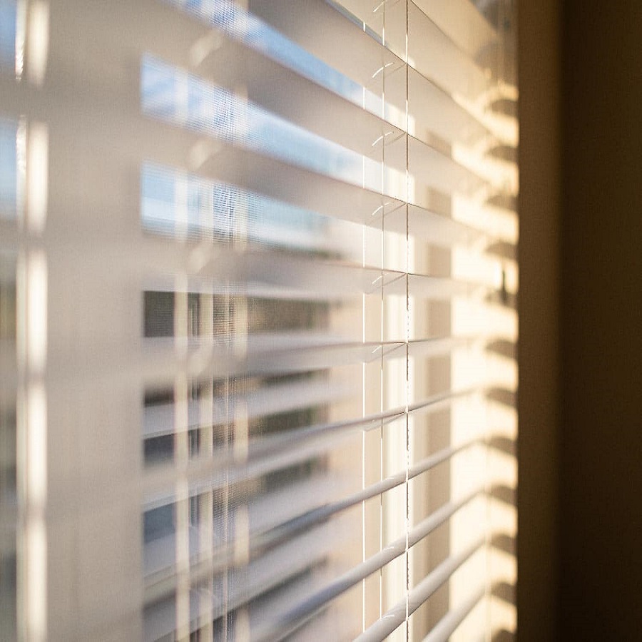 How to close blinds without string