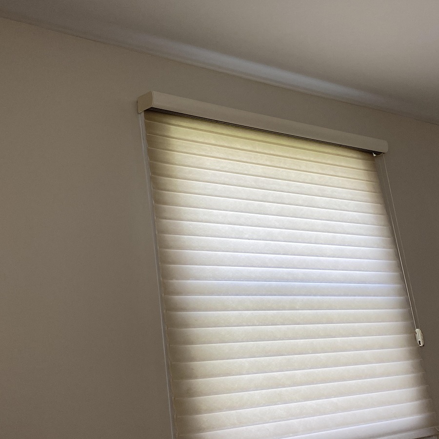 How to hang blinds