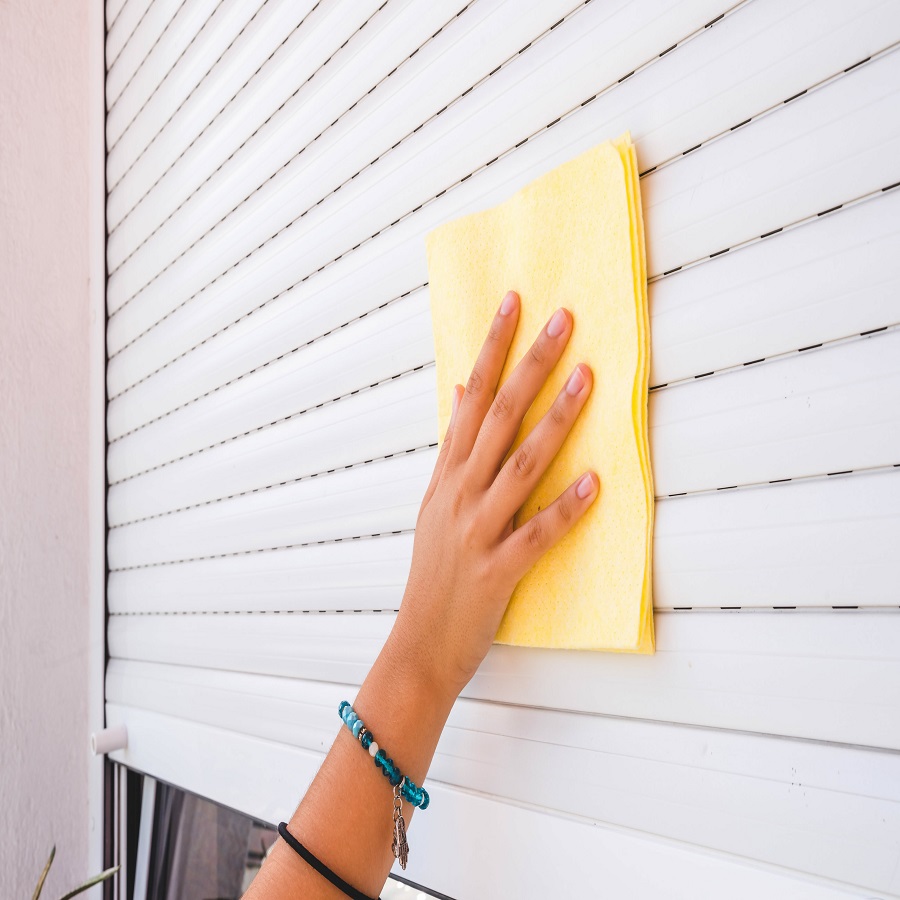 how to clean venetian blinds